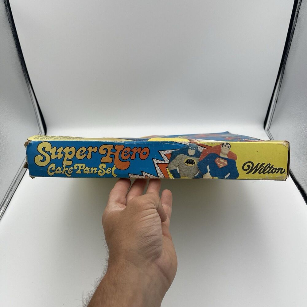 Wilton Batman Superman Super Hero Cake Pan Set Vintage 1977 With Box - Complete - Picture 13 of 16